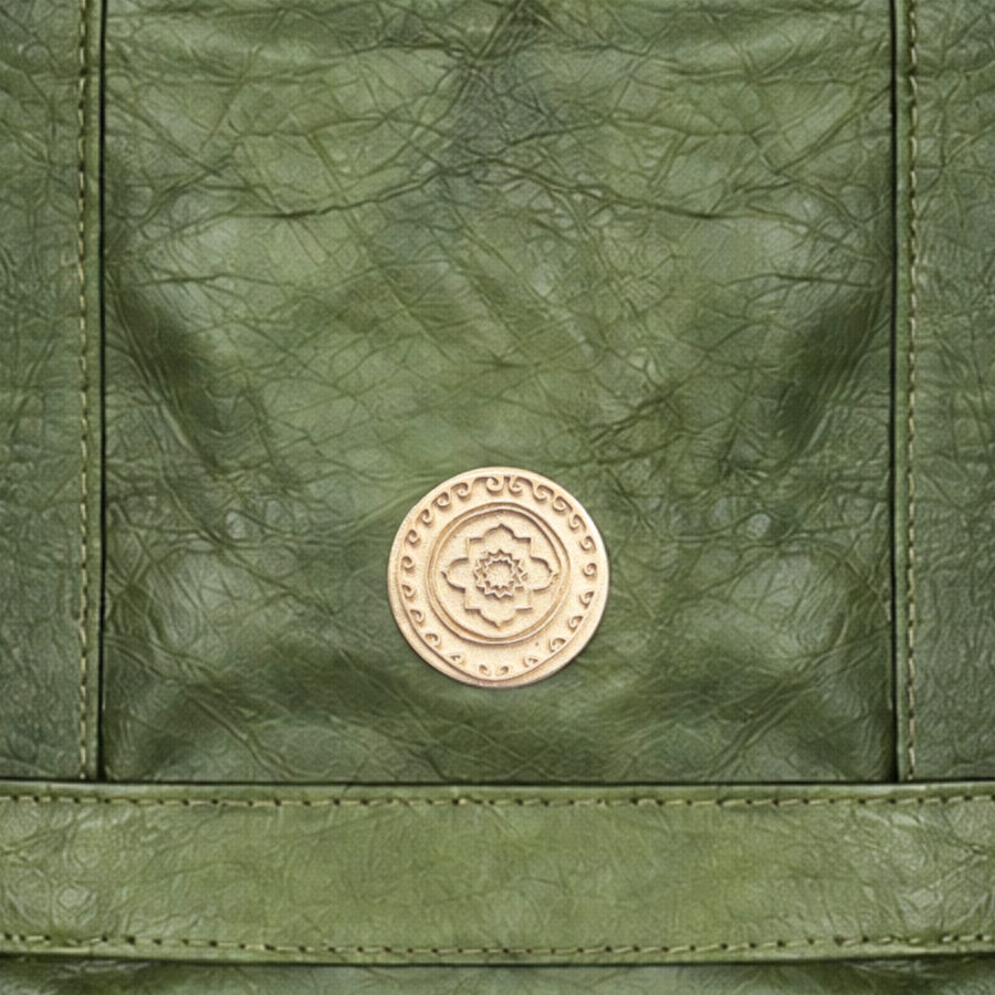 Micro Cosima Tote Emerald coin detail